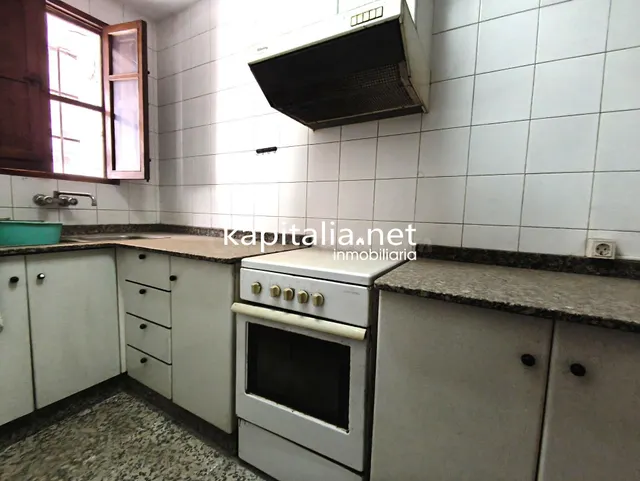 CASA PARA REFORMAR A LA VENTA EN AGRES CERCA DE LA PENSION M - foto 5