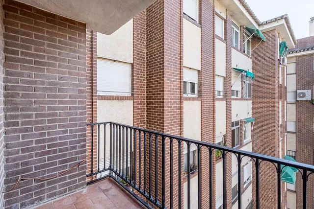 Espacio, luz y comodidad en una vivienda con grandes posibilidades en zona Alcampo — 4