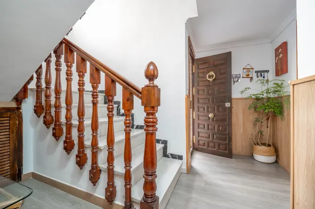 CHALET CON PISCINA Y JARDÍN A SOLO 10 MINUTOS DE GRANADA — 18