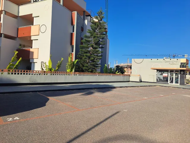 Plazas de aparcamiento exteriores en Residencial Palm Beach — 7