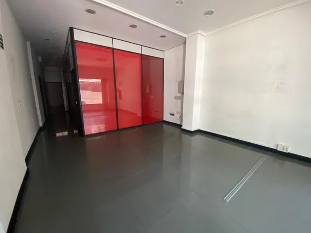 ALQUILER: Amplio Local Comercial en Alquiler en la Zona Alta de Ponferrada — 2