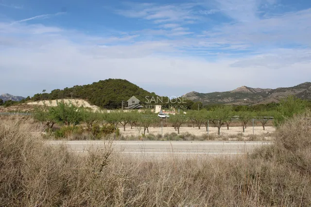 VENTA DE TERRENO EN SAX — 6