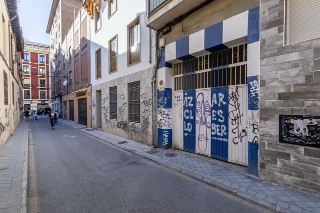PARKING DE 30 PLAZAS EN PLENO CENTRO DE GRANADA — 23