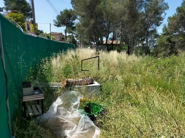 Terreno urbano de 578 m2 en la urbanización Can Formiga (Cab - foto 4