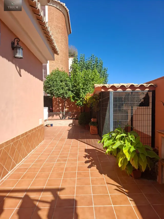 Fantástico chalet en villa argaz, junto al cc serrallo plaza — 21