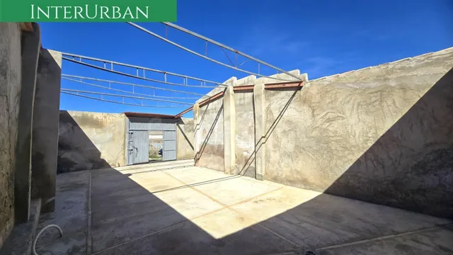 Espacio urbano de 95 m2 en Llíria con gran potencial – ideal - foto 5