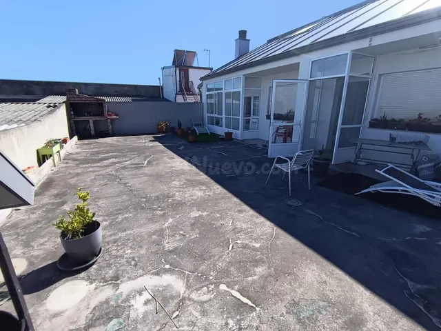 CASA PAREADA EN CAMBADOS con LOCAL COMERCIAL — 3