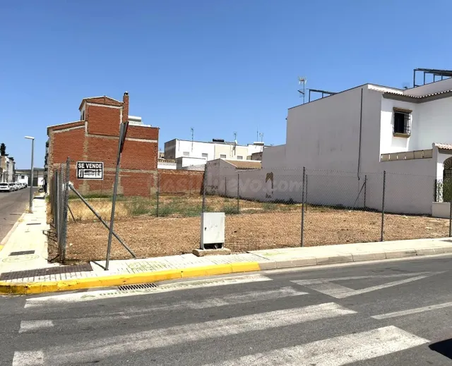 Terreno en Cantillana (Sevilla) de 141 m2 en excelente ubica - foto 2