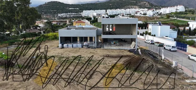 Terreno con vistas al mar en Estepona Oeste para construir