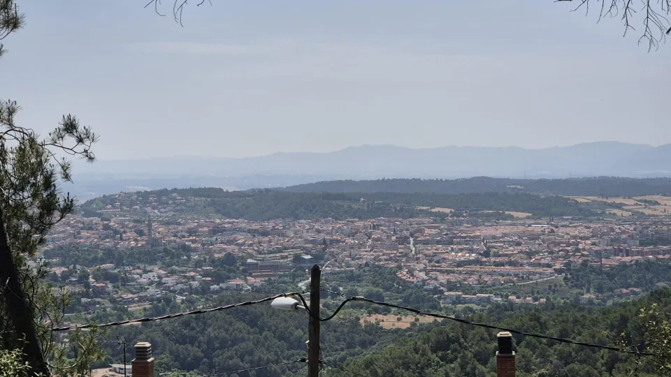TERRENO EN VENTA EN SANT FELIU DEL RACÓ - ENTORNO NATURAL Y VISTAS EXCEPCIONALES