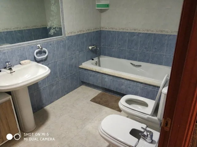 SE VENDE AMPLIO PISO EN EL CENTRO DE VALENCIA DE DON JUAN, AMUEBLADO, IMPECABLE, 3HAB., GARAJE — 29