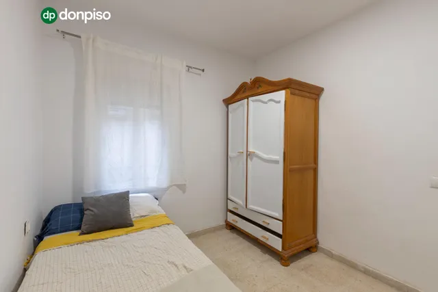 Piso ideal para inversión con alta rentabilidad junto a facultades de  Cartuja en Granada — 6