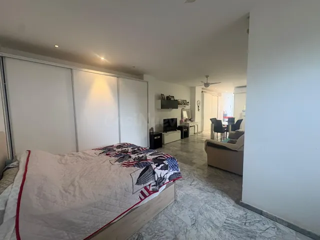 Bonito estudio situado en primera línea de playa - foto 2