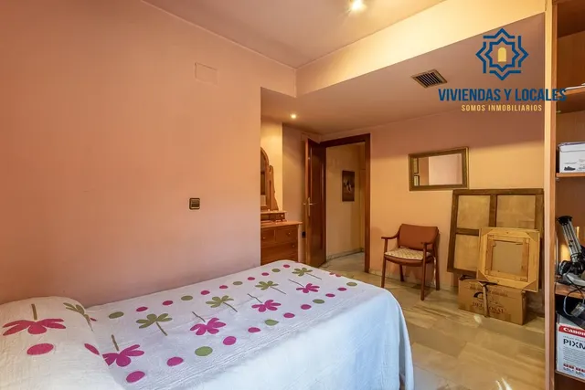EXCLUSIVO PISO CON JARDÍN PRIVATIVO EN UNA DE LAS MEJORES URBANIZACIONES DE GRANADA — 36
