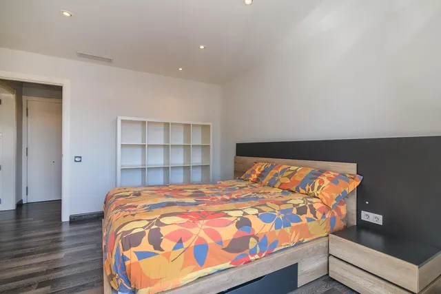 Exclusividad y diseño: 2º piso con ascensor, parking y suite de lujo — 22