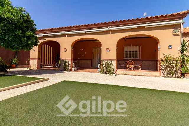 Chalet en venta en Marchena. — 9