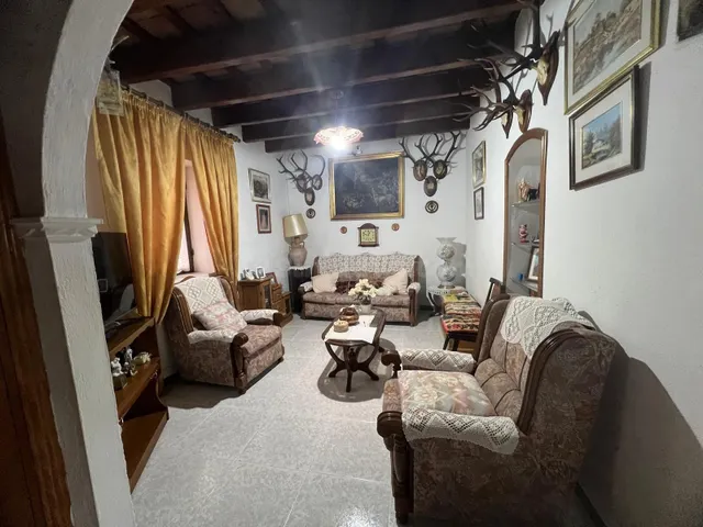✨ ¡Magnífica vivienda en pleno corazón de Hornachuelos! ✨ - foto 3