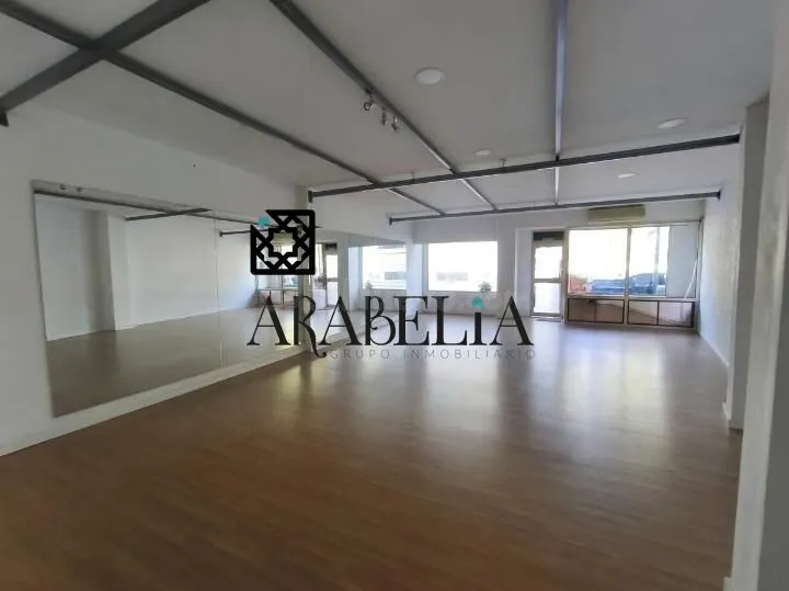 GRAN LOCAL EN ZONA GIMNASIO AIRA,TELETUBIES
