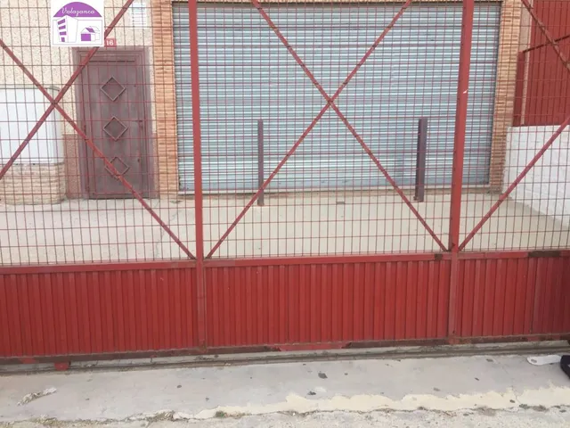 Valazanca alquila bar restaurante con parque infantil — 10