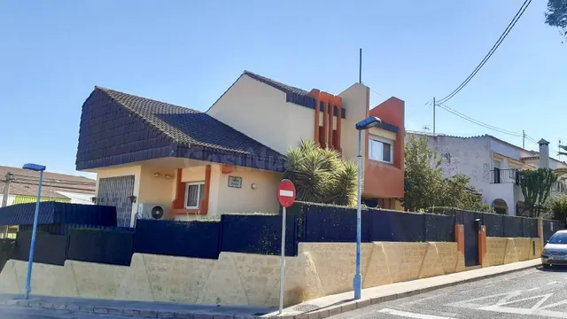 La Casa Donde Todo Es Posible — Un Hogar, Un Proyecto, Un Fu
