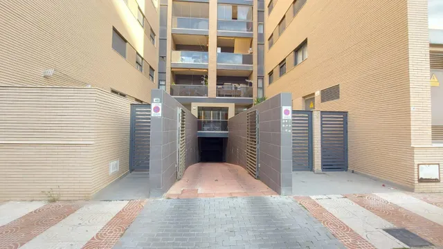 Plazas de garaje en venta en edificio Terramar de Roquetas de Mar — 2