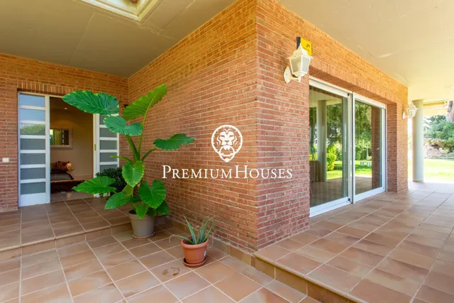 Exclusiva casa con jardín, piscina y espectaculares vistas al mar en Sant Andreu de Llavaneres — 47