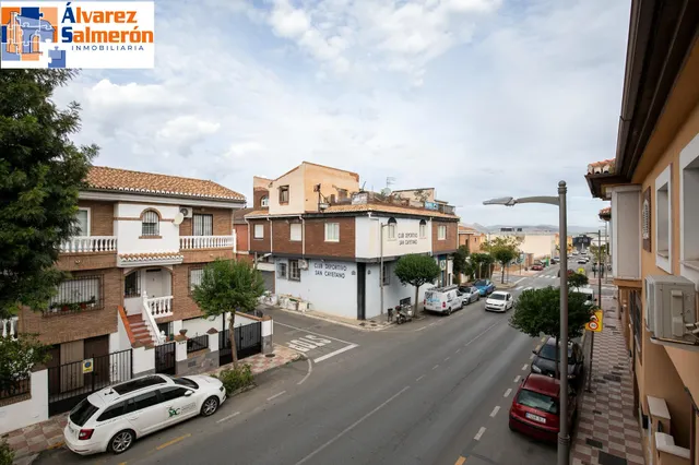 ¡Tu nuevo hogar te espera en Churriana de la Vega! Casa adosada con patio, garaje y futura parada de metro a pocos pasos. — 20