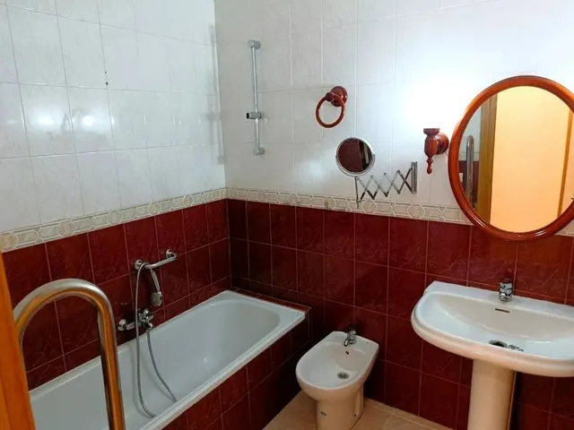 Amplio piso en el Corazón de Alicante, Perfecta para Vivir y Disfrutar — 10