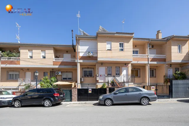 AMPLIA Y PRECIOSA CASA LISTA PARA ENTRAR A VIVIR!! — 31