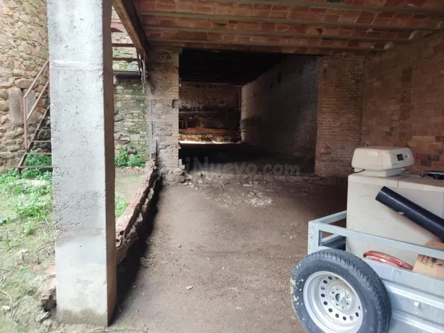 Almacén urbano de 256 m2 con posibilidad de construir 2 vivi - foto 3