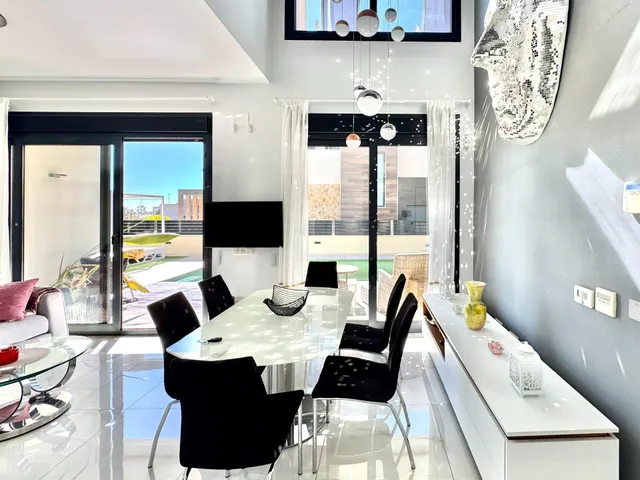 Villa 4 habitaciones 271m² en venta - Lomas de Cabo Roig — 27