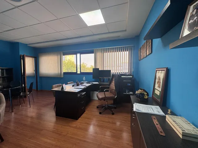 Oficina en venta en Zona Oeste — 8