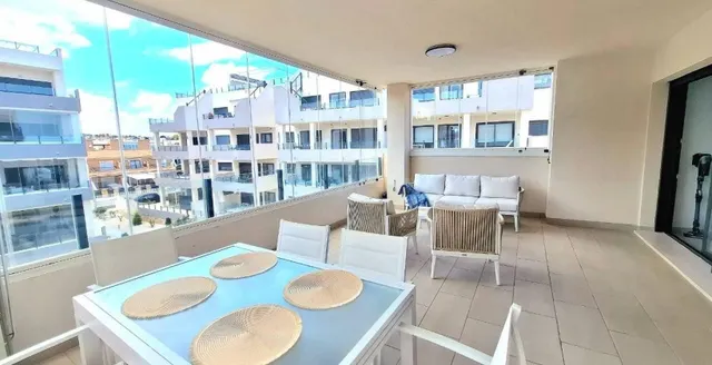 Moderno Apartamento en Complejo Residencial con Piscina y Am