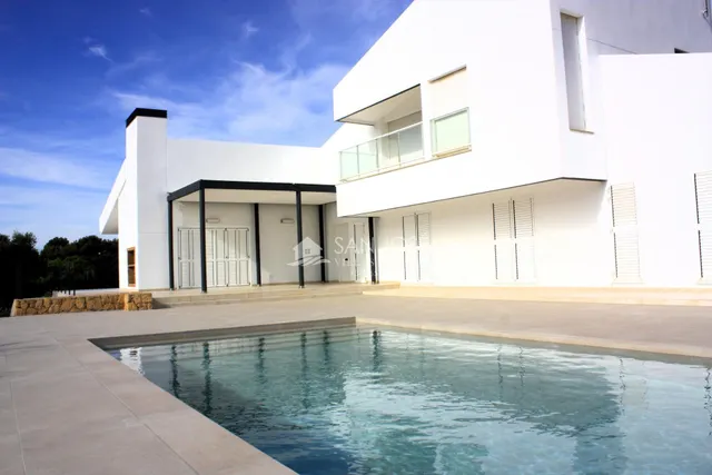CHALET EN PRIMERA LINEA DE CAMPO DE GOLF, ALENDA GOLF, ALICA