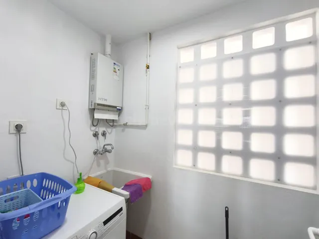 Amplio apartamento de 3 dormitorios a 600 metros de la playa y servicios — 9