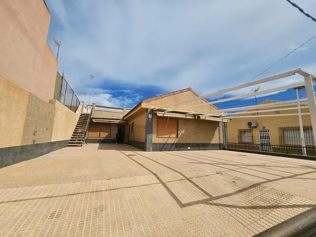 ESPECTACULAR CHALET EN PRIMERA LÍNEA DE PLAYA — 8