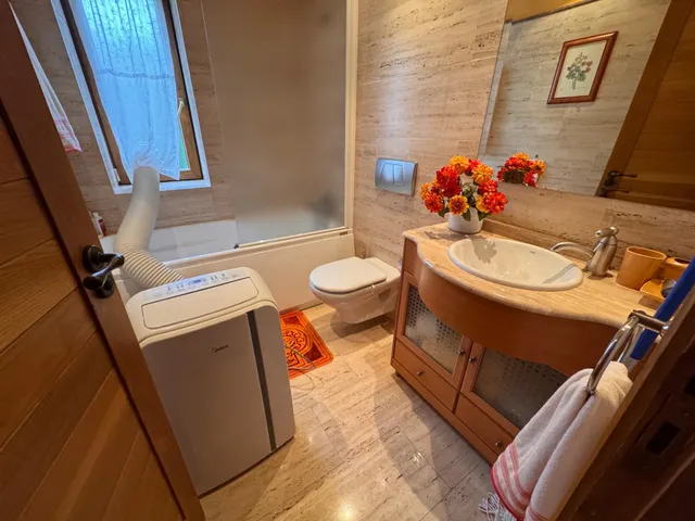 Exclusivo Chalet Reformado en Barrika con Vistas al Mar y Amplias Instalaciones — 9