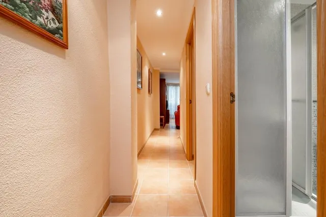 Piso en el centro de Granada, totalmente reformado con dos grandes dormitorios y un baño — 27