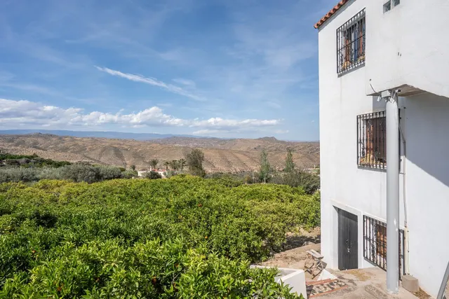 Casa con parcela en perfecto estado — 13