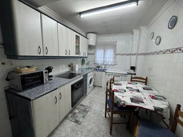 SE VENDE PISO AMPLIO Y REFORMADO - foto 2