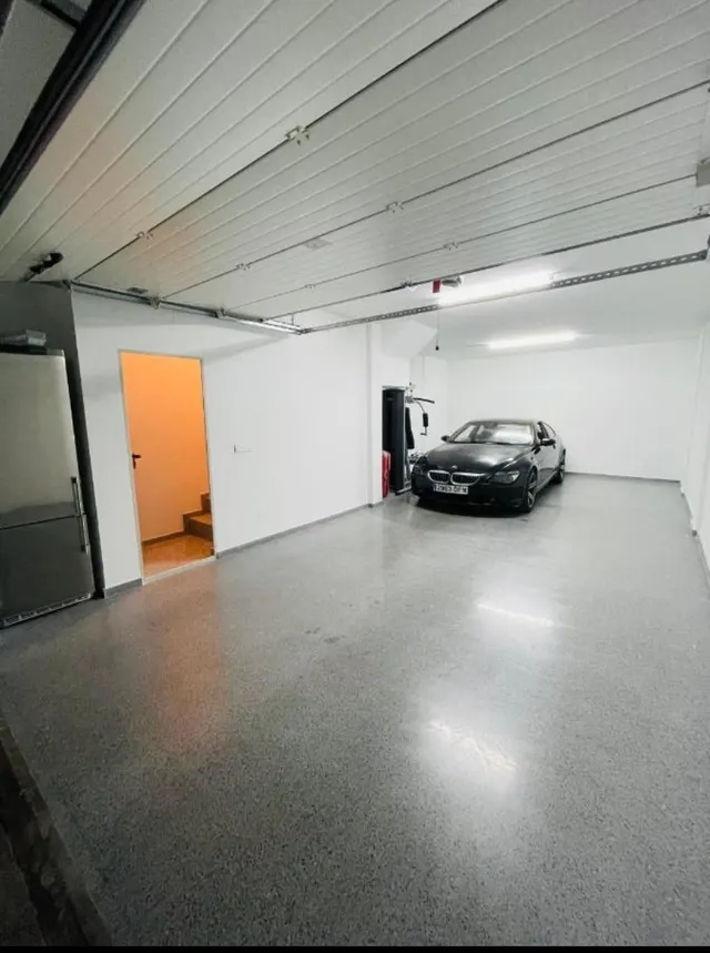Amplio Adosado en Calas de Santiago Bernabeu , 3 dorm. 3 baños , Garaje , Piscina comun. etc. — 25