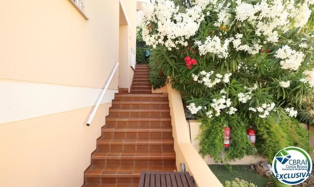 A solo 300 metros del mar: hogar con encanto en La Farella — 12