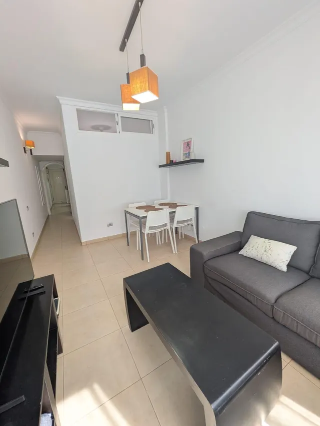 Se alquila piso por temporada con vistas al mar en playa las canteras — 8