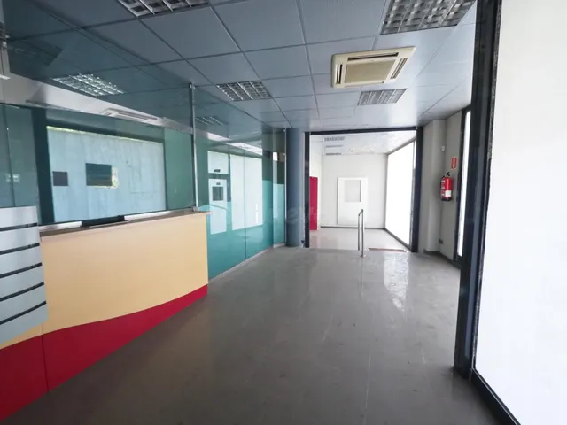 SE VENDE LOCAL COMERCIAL EN CASTELLBISBAL