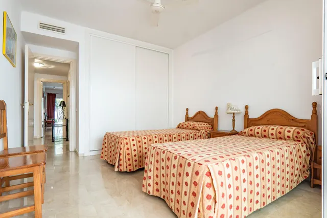 Amplio dúplex en Río Real, Marbella Este, junto a proyectos de alto valor — 25