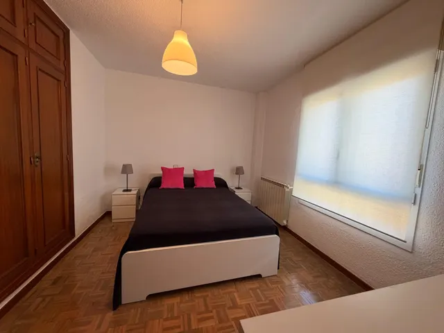 URBAMAR ALQUILA: Exclusivo Ático-Dúplex con Gran Terraza y Vistas a las Torres en Madrid — 9