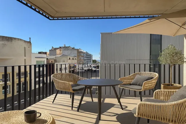 Roses Centro | Apartamento de obra nueva con vistas al mar a