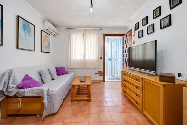 Se vende bonito bungalow en planta baja, orientado al sur!!!! urb. torre del moro!!!! — 6