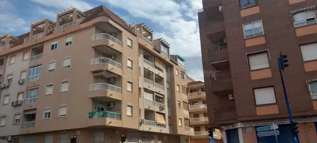 MÁGNIFICO ÁTICO EN TORREVIEJA. ZONA ACEQUIÓN. SIN COMISIÓN D