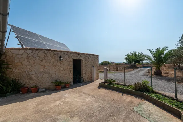 ESPECTACULAR FINCA RÚSTICA CON MOLINO EN MURO — 35